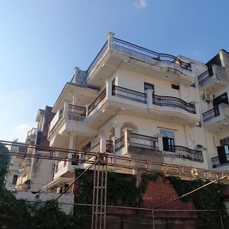 Varuna Palace-Fully Vaccinated Staff พาราณสี ภายนอก รูปภาพ