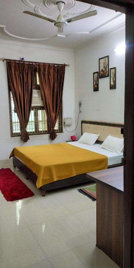 Varuna Palace-Fully Vaccinated Staff พาราณสี ภายนอก รูปภาพ