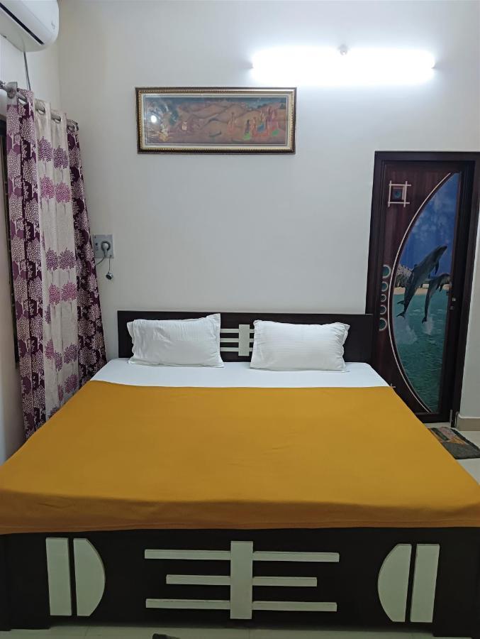 Varuna Palace-Fully Vaccinated Staff พาราณสี ภายนอก รูปภาพ