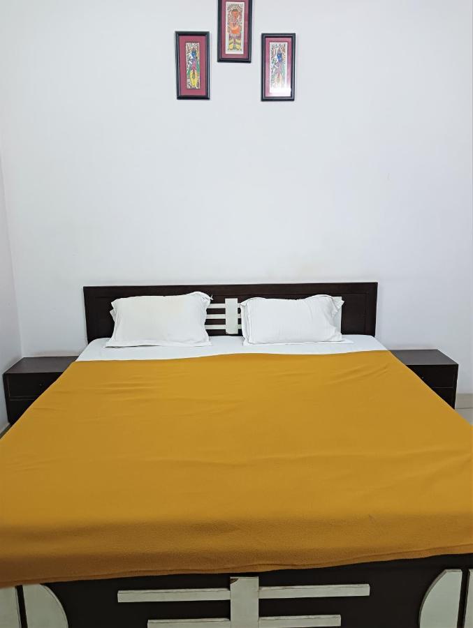 Varuna Palace-Fully Vaccinated Staff พาราณสี ภายนอก รูปภาพ