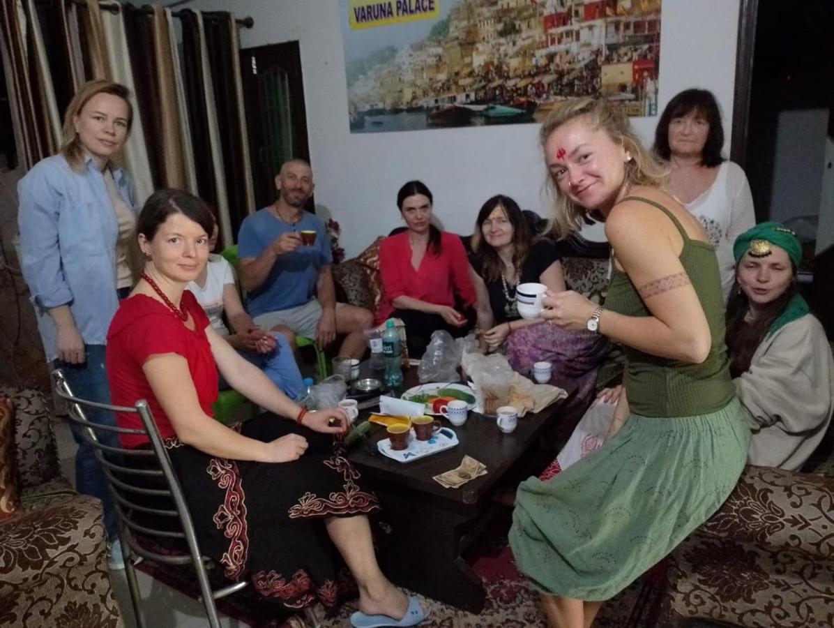 Varuna Palace-Fully Vaccinated Staff พาราณสี ภายนอก รูปภาพ